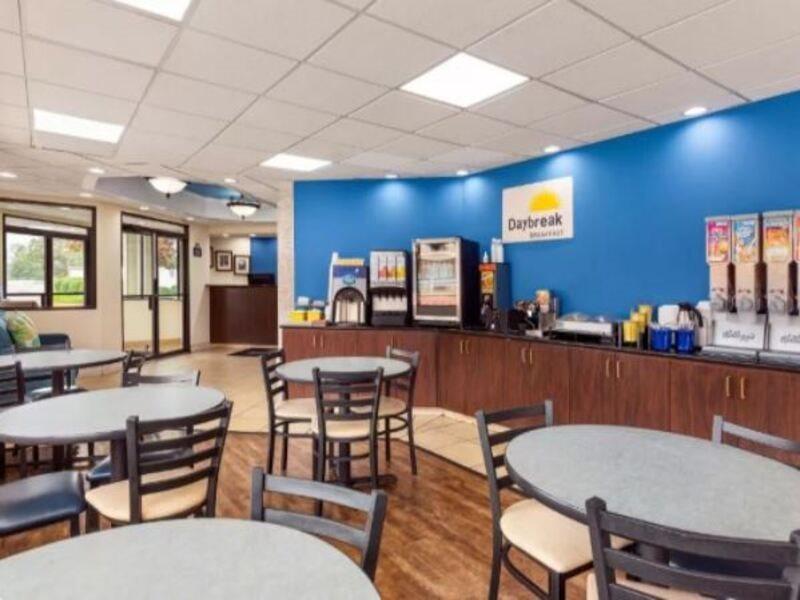 Days Inn By Wyndham Weldon Roanoke Rapids Exterior foto